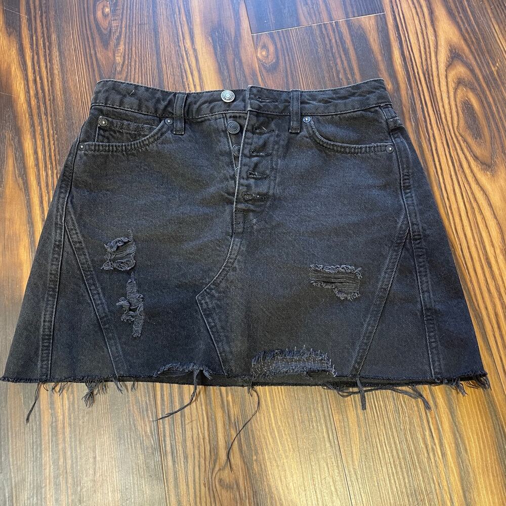 Free People We The Free Blk Denim Distressed Button Fly Mini Skirt size 25